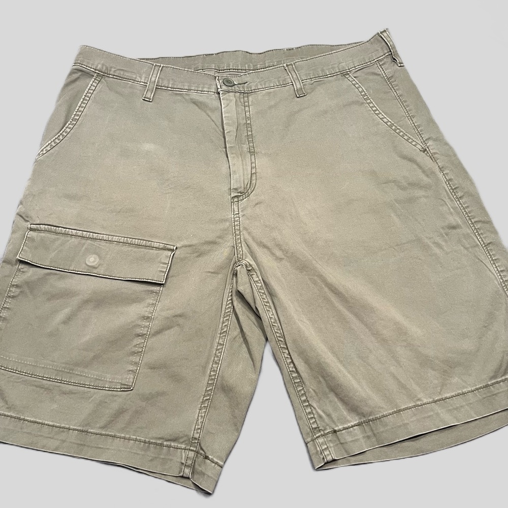 Levi’s Green Cargo Shorts